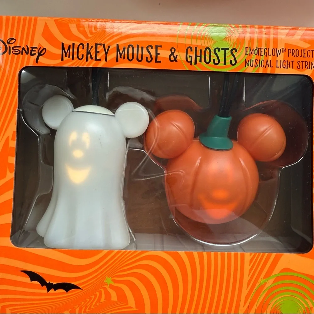 New Disney Halloween Mickey Mouse Pumpkin Ghost Musical Lights/Monster Mash